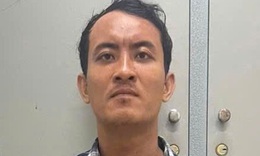 Mâu thuẫn khi nhậu, thanh niên xách dao xông vào phòng trọ chém người
