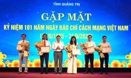 Phóng viên Báo Sức khỏe và Đời sống nhận Bằng khen của Chủ tịch UBND tỉnh Quảng Trị