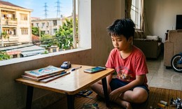 Khoảng trống giám sát ngày hè và áp lực đồng hành của cha mẹ