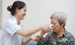 Người cao tuổi được khám sức khỏe miễn phí ít nhất 1 lần mỗi năm