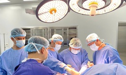 Vinmec Hải Phòng áp dụng thành công kỹ thuật thay khớp vai đảo ngược cho bệnh nhân người Anh
