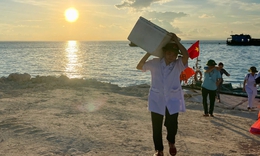Ký sự Trường Sa: Khám sức khoẻ giữa biển khơi khác biệt thế nào?
