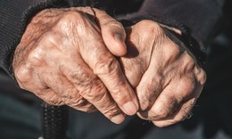 Phát hiện nguyên nhân cốt lõi và cách 'trẻ hóa' bất ngờ các tế bào bị lão hóa
