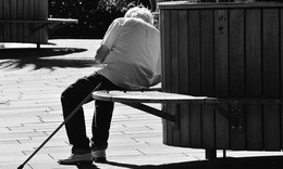 Giá đắt phải trả của việc 'sống lâu trăm tuổi'