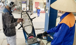 Giá xăng dầu đồng loạt giảm, E5RON92 giảm hơn 1.400 đồng/lít