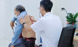 Gần 200 người cao tuổi được khám, sàng lọc bệnh hô hấp miễn phí