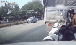 Nhiều người đi xe máy vẫn làm điều này mỗi ngày mà không biết đang tự đẩy mình vào nguy hiểm