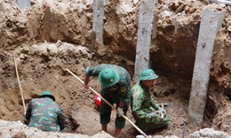 Sử dụng thiết bị hiện đại tìm kiếm hài cốt liệt sĩ trong khuôn viên bệnh viện
