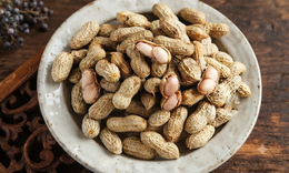 Ăn lạc luộc vào buổi sáng có tác dụng gì?