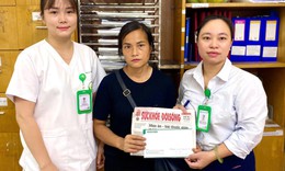 Hai nạn nhân tai nạn giao thông nhận hơn 34,8 triệu đồng từ bạn đọc Báo Sức khỏe và Đời sống
