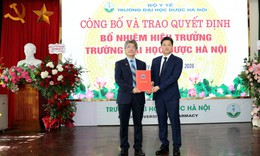 Thứ trưởng Thường trực Vũ Mạnh Hà trao quyết định bổ nhiệm Hiệu trưởng Trường Đại học Dược Hà Nội
