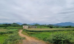 Cầu tiền tỷ xây xong vẫn chưa thể sử dụng vì thiếu đường dẫn