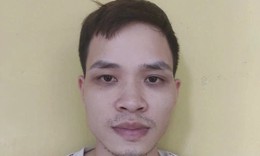 Kiểm tra hành chính, phát hiện Nguyễn Ngọc Lễ cá độ bóng đá qua điện thoại 