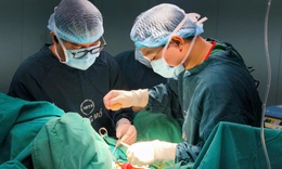 Suýt mất mạng vì tự ý nặn mụn ở vùng hậu môn