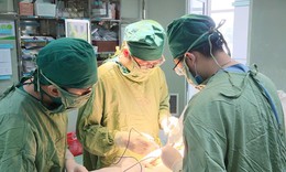 Tưởng rối loạn tiêu hóa, người đàn ông bàng hoàng phát hiện ung thư hiếm gặp