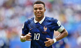 Mbappe hai lần vượt Messi, lập kỷ lục World Cup
