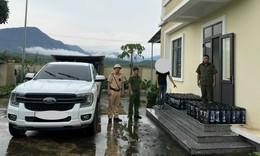 Phát hiện xe vận chuyển 148 bình nghi chứa 'khí cười'