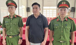 Bắt Giám đốc Công ty Hoàng Hưng HB ứng tiền mua vật tư xây trường học ở vùng cao rồi bỏ trốn