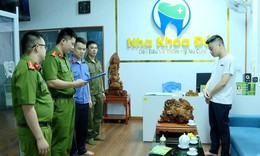 Không phải bác sĩ vẫn mở phòng khám và 'điều trị' cho bệnh nhân
