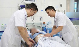 Cụ ông thủng ruột sau bữa canh cá, bác sĩ cảnh báo biến chứng nguy hiểm