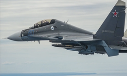 10 tiêm kích Su-30SM2 Nga xuất kích sát sườn NATO
