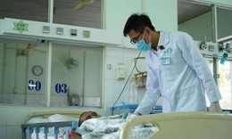 Người bác sĩ trẻ dân tộc Cơ Ho nặng lòng với bệnh nhân HIV/AIDS