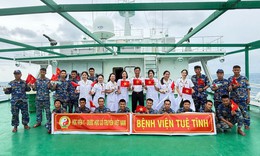Thầy thuốc Y học cổ truyền góp sức chăm sóc sức khỏe cho quân, dân Trường Sa