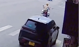 Cha hớt hải cầu cứu CSGT, bé trai 4 tuổi được dẫn đường đi cấp cứu