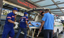 Ô tô khách tông vào đuôi xe container trên cao tốc, hàng chục người nhập viện