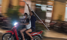 Xác minh nhóm thanh niên cầm vật giống hung khí náo loạn đường phố tại Bắc Ninh
