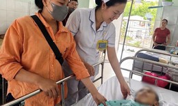 Bác sĩ Việt Nam cứu cậu bé Campuchia qua cơn nguy kịch sau tai nạn giao thông