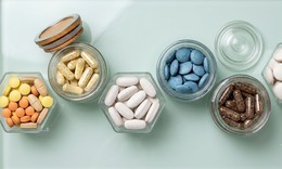 Sau tuổi 60 cần bổ sung những loại vitamin và khoáng chất quan trọng nào?