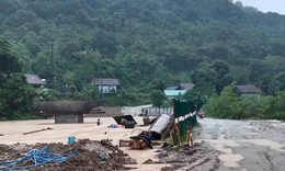 Mưa lớn gây thiệt hại nặng cho miền Trung, xuất hiện hàng trăm điểm nguy cơ lũ quét