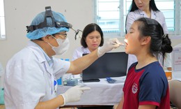 Khám sức khỏe cho khoảng 6000 học sinh ở phường Nghĩa Đô