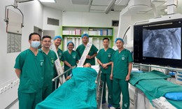 Đặt stent graft cứu bệnh nhân phình động mạch chủ ngực khổng lồ đến 89mm