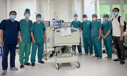 Lấy 3 mảnh xương lươn trong phế quản cho bé trai 7 tháng tuổi