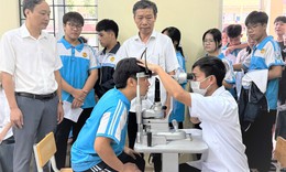 Hàng ngàn học sinh Hà Nội đồng loạt được khám sức khỏe sàng lọc miễn phí