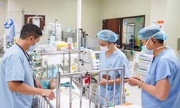 Trẻ chấn thương sọ não nặng do vặn tay ga xe máy điện