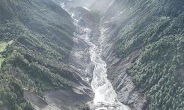 Lũ quét như sóng thần ở biên giới Nepal - Trung Quốc: Hồ chắn dòng đã tràn nước