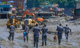 Hơn 360 người thiệt mạng, 1.300 người mất tích trong trận lũ quét ở Nepal