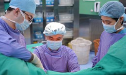 Trĩ độ 4 chảy máu thành tia, người đàn ông phải truyền 5 đơn vị máu