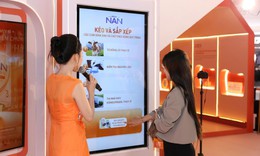 Phụ huynh trải nghiệm tự kiểm tra thông tin sản phẩm cho con