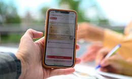 Vì sao giấy phép lái xe đã có trên VNeID nhưng bản cứng mãi chưa đến tay?