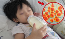 Uống 4-5 hộp sữa mỗi đêm, bé 3 tuổi mắc hội chứng lạ, liên tục ăn đất