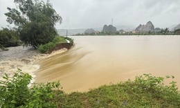 Video vỡ bờ kênh T2, hàng loạt hộ dân đối mặt nguy cơ bị ngập