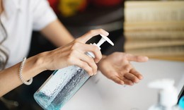 Nên rửa tay bằng xà phòng hay dung dịch sát khuẩn để phòng ngừa dịch bệnh?