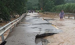 Cập nhật tình hình thiệt hại do mưa lớn trên các tuyến đường tại miền Trung