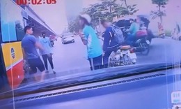 Sau cú va chạm, hành động của nữ sinh khiến tài xế và dân mạng chú ý