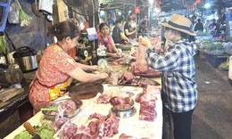 Mưa kéo dài, giá thực phẩm Hà Nội biến động cục bộ