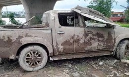 Sáng 19/9: Giám đốc công an chỉ đạo điều tra vụ xe bán tải nằm dưới lòng kênh